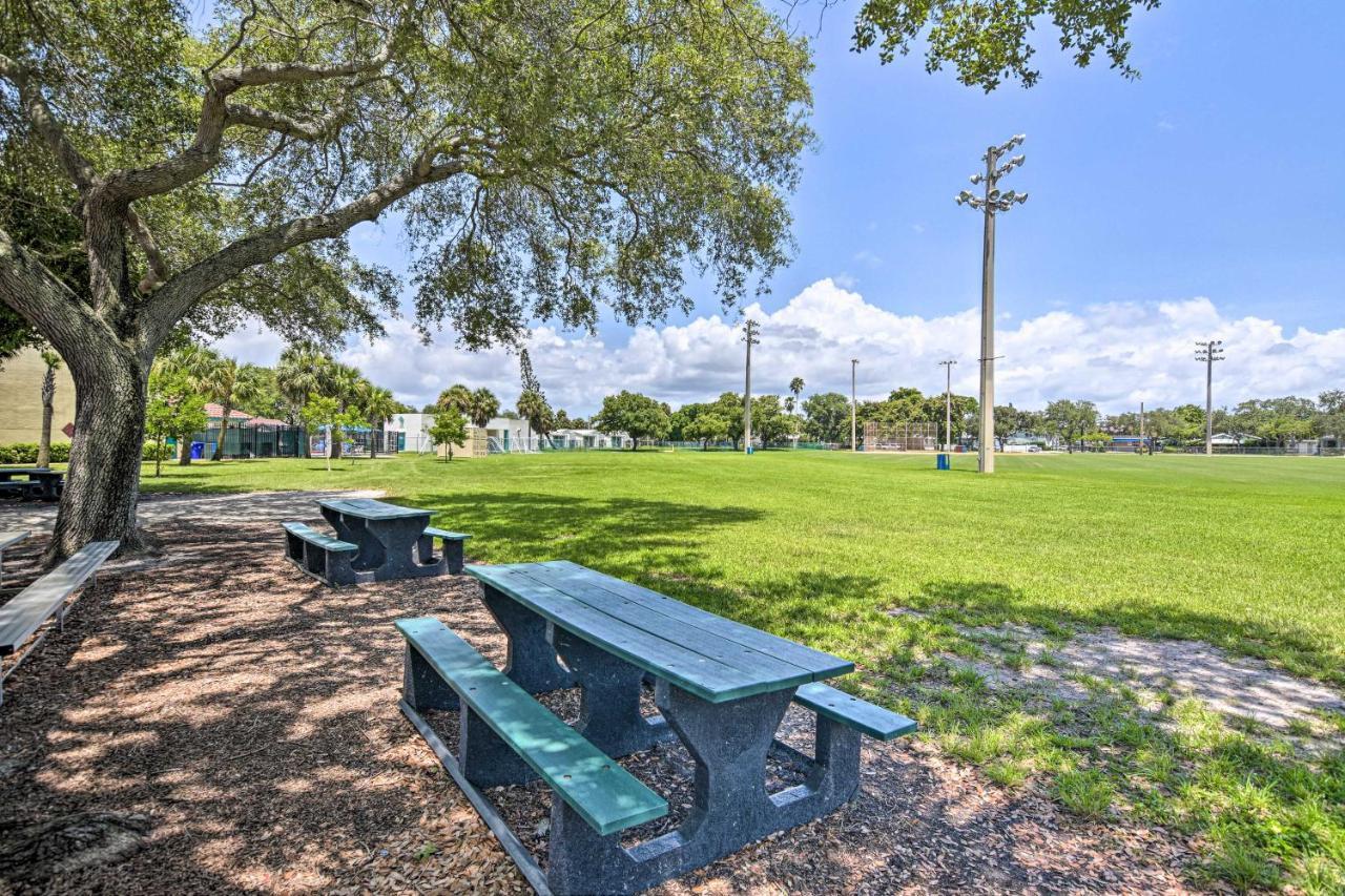 Shady And Eclectic Fort Lauderdale Dwelling With Yard! Esterno foto